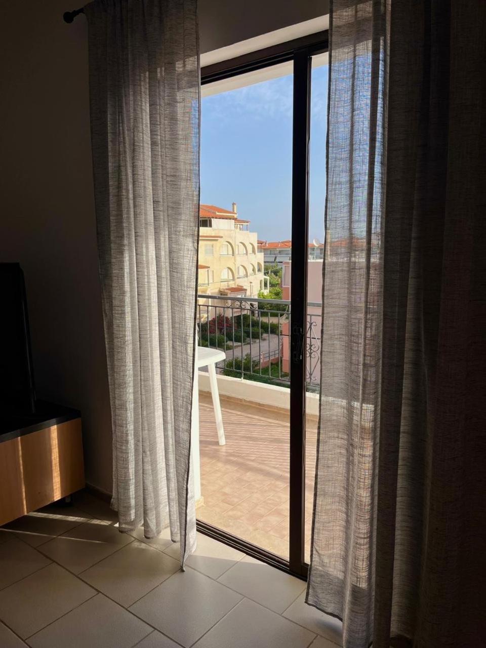 Apartment V