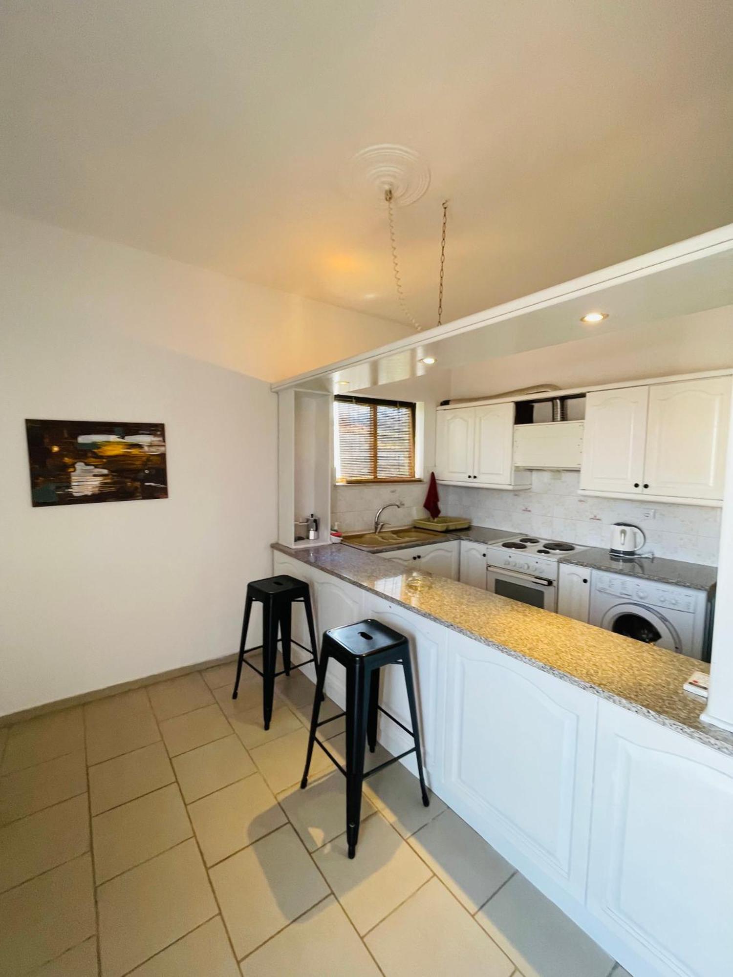 V Apartment Akrata