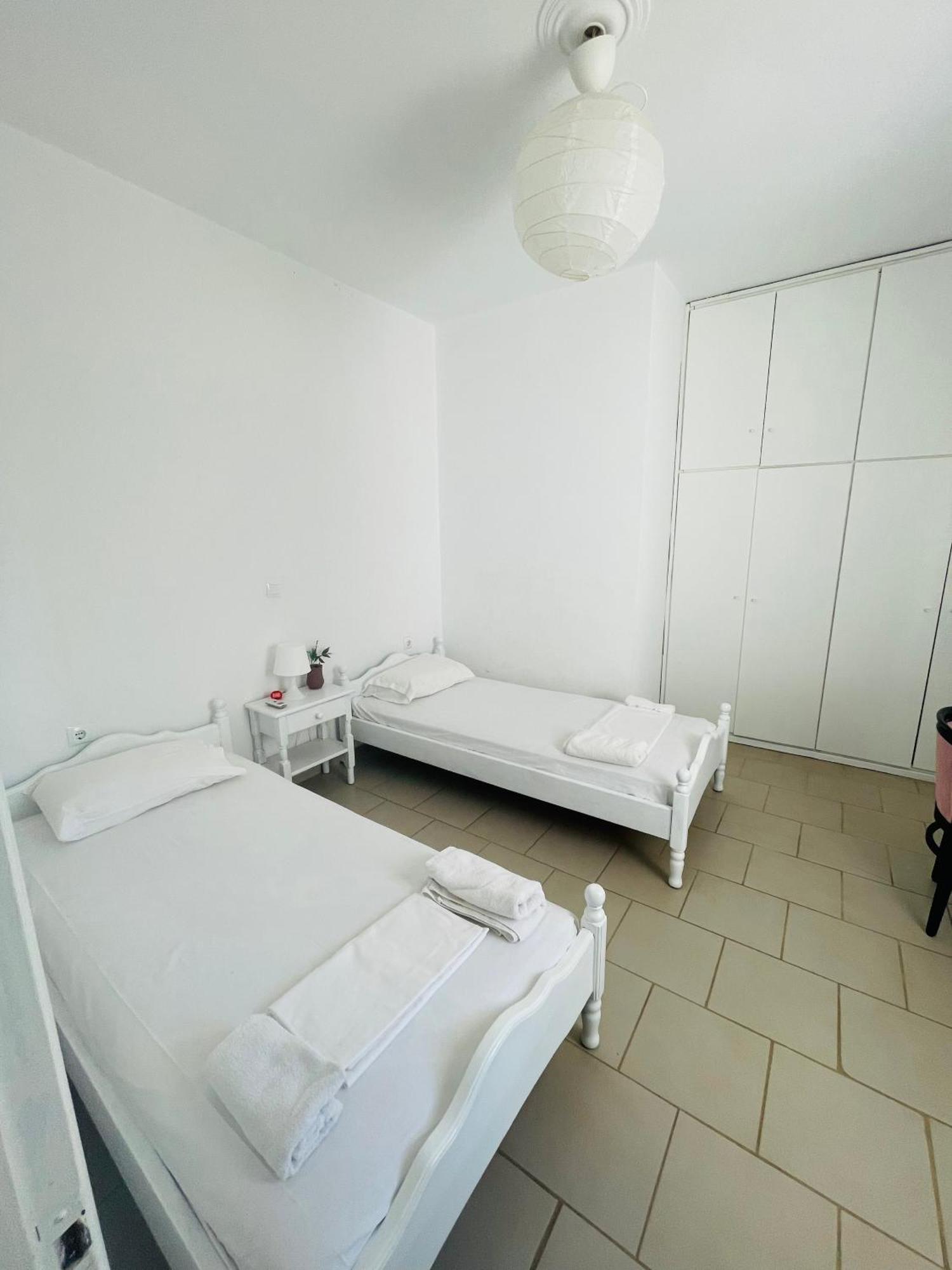 Apartment V